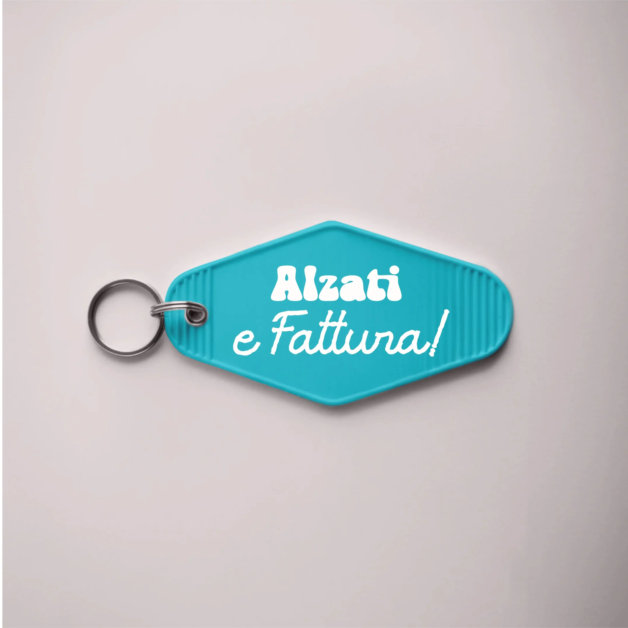 Alzati e fattura - Collezione portachiavi Motel Key