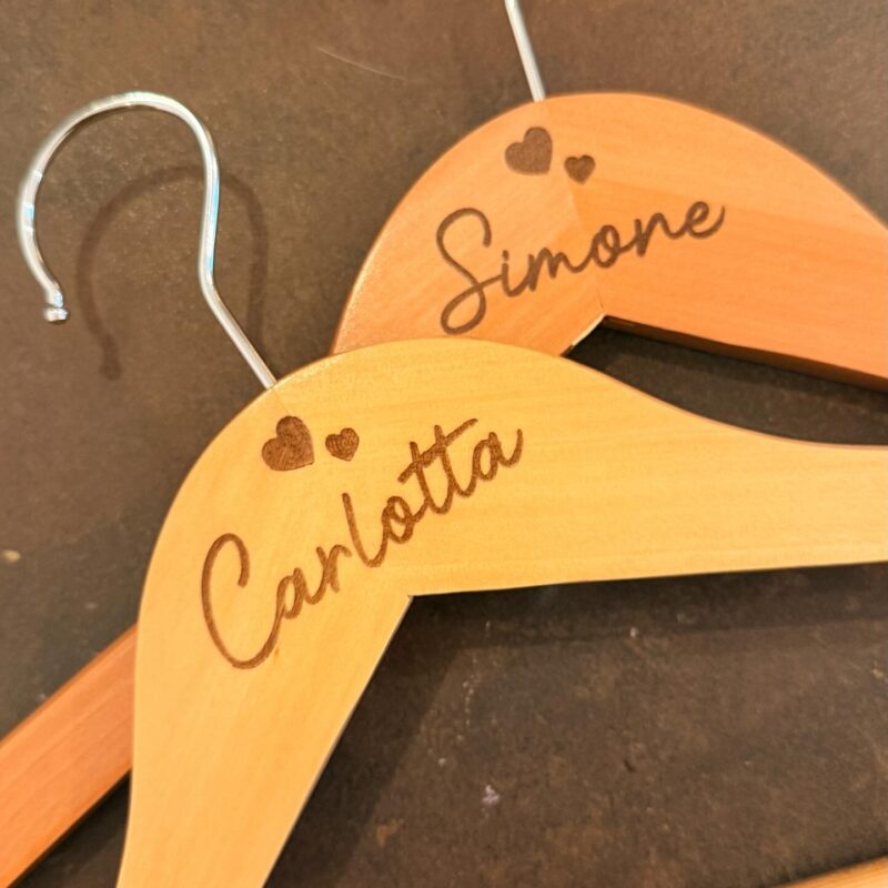 Appendiabiti Personalizzato in Legno Inciso – Singolo o Coppia